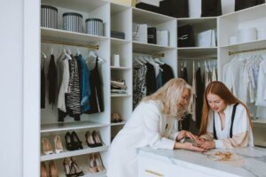 Read more about the article Making Capsule Wardrobe Building Work on Any Budget